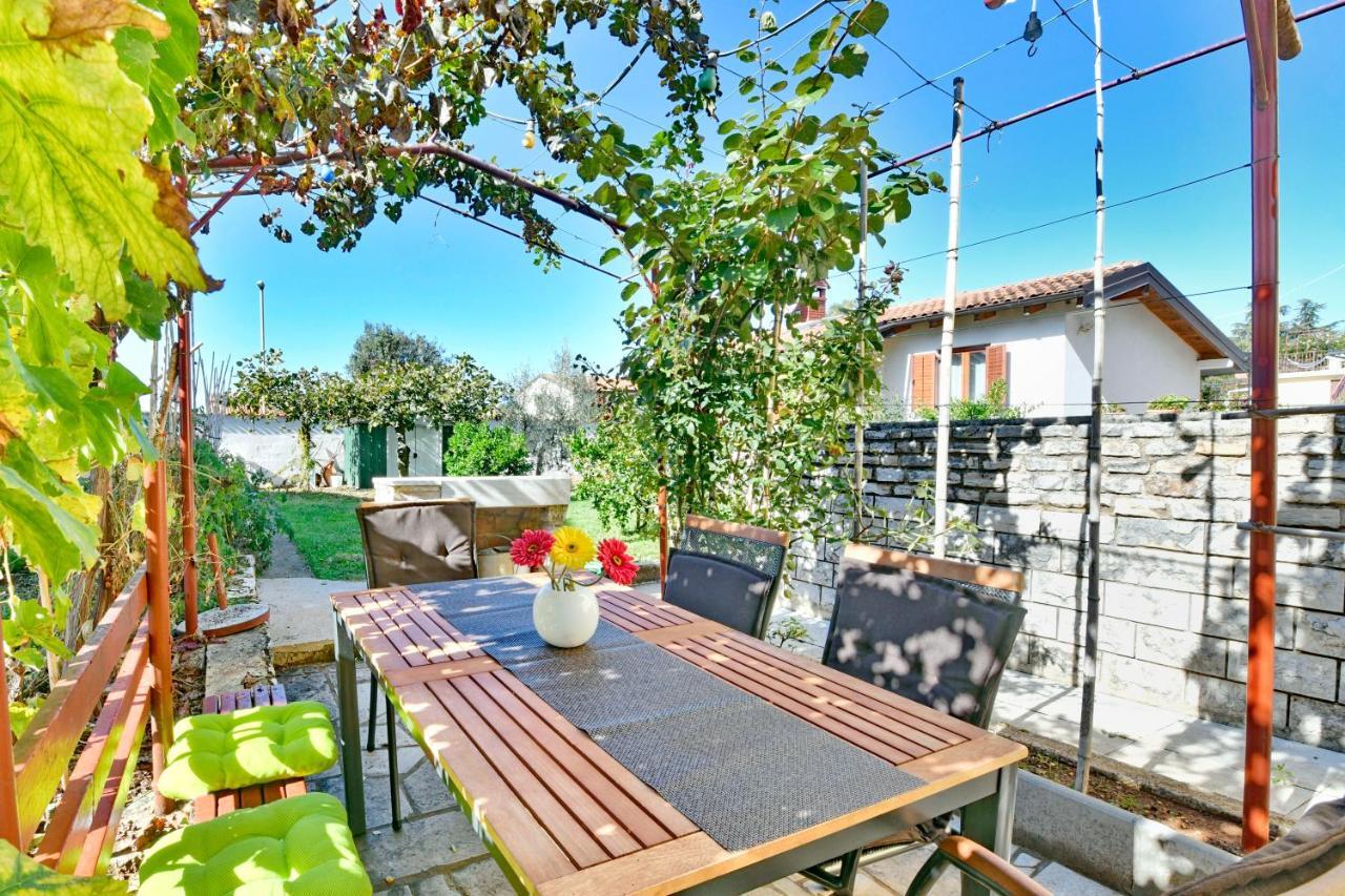 Adriatico Bungalow Porec Exterior photo